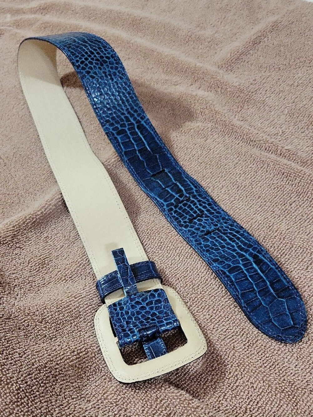 Women's Teal Croc-Embossed Leather Belt with Statement Buckle Size 5 - Picture 2 of 3